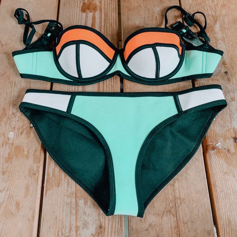 AUTHENTIC TRIANGL BIKINI